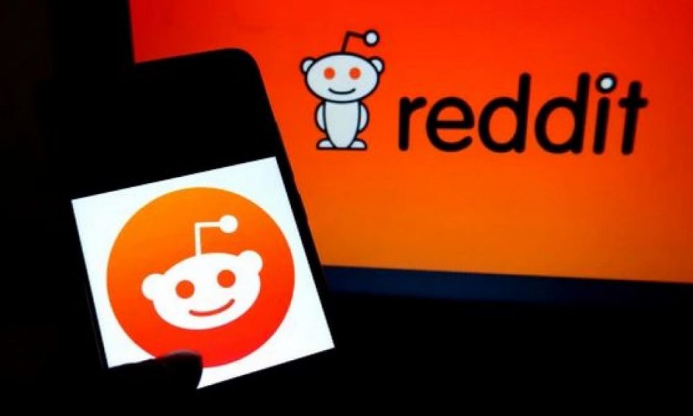 Curating Reddit’s Best Bits with a Powerful Downloader