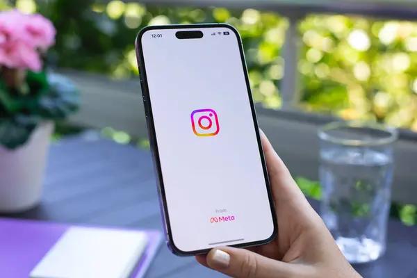How to View Private Instagram Photos Without Apps or Hacks